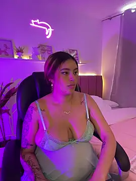 iam camila online show from July 30, 9:04 pm