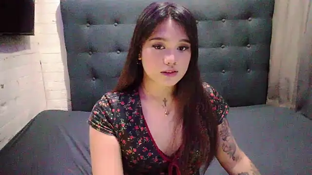 FoxxyJesa online show from June 6, 3:07 pm