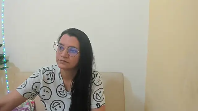 MARILYN GARCIA online show from April 22, 4:04 pm