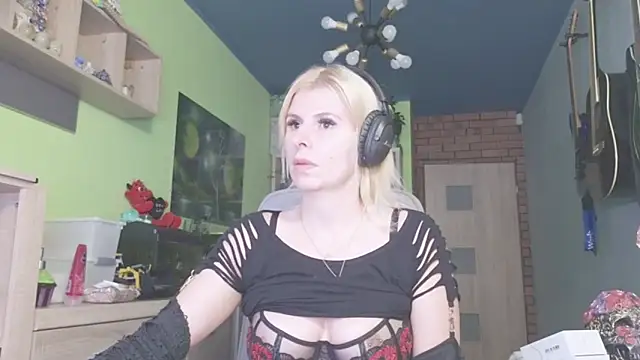 karmija online show from November 12, 10:08 pm