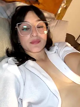 IsabelaGomez online show from April 21, 1:53 am