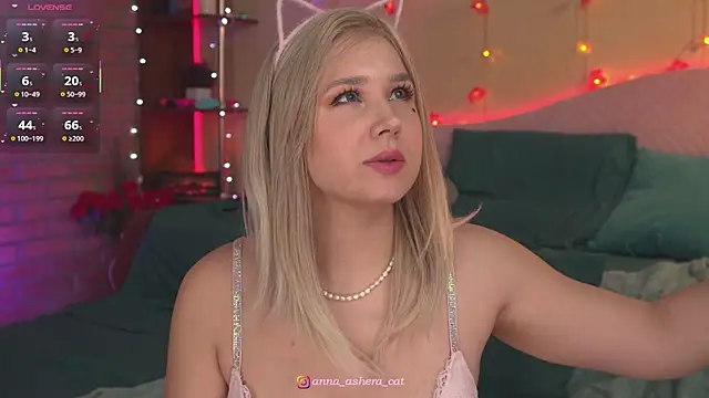 Ashera Cat online show from April 7, 5:15 pm