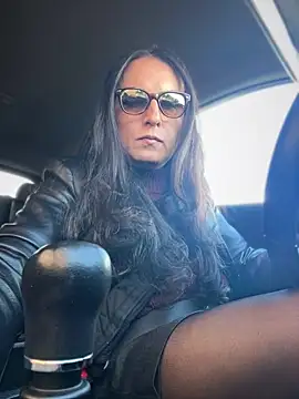 Chic desire online show from February 14, 3:25 pm