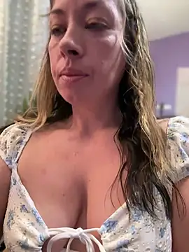  NinaLuvSins  online show from April 17, 5:04 pm