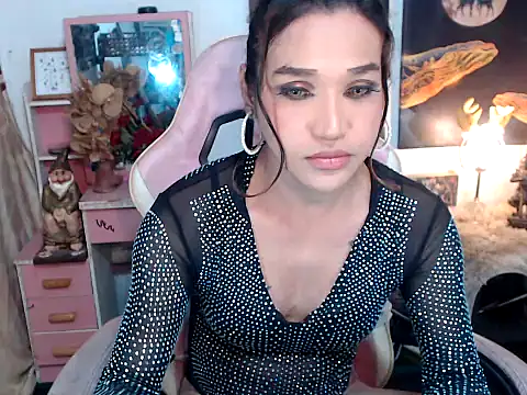 MERRYmeMARIAts online show from November 3, 2:10 pm