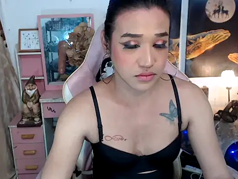 MERRYmeMARIAts online show from November 17, 2:18 pm