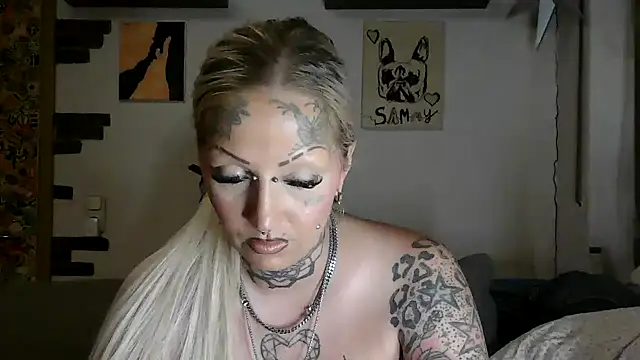 RoxxyInk online show from July 20, 11:49 pm