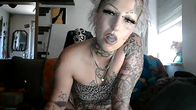 RoxxyInk online show from August 5, 1:39 pm