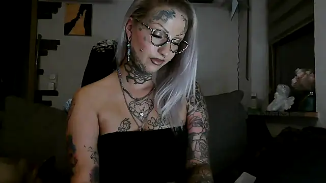 RoxxyInk online show from August 1, 11:18 pm