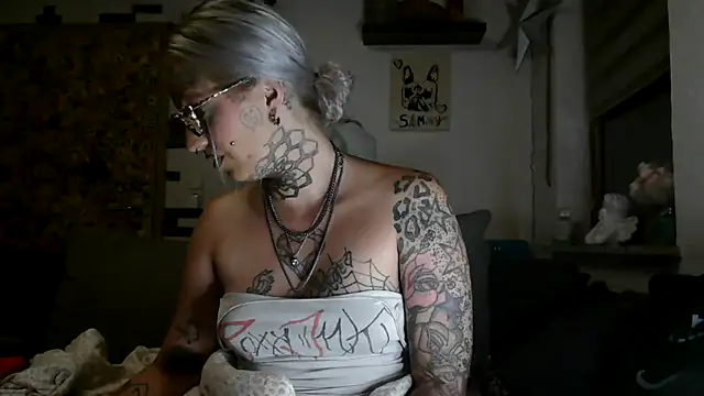 RoxxyInk online show from July 26, 1:24 am