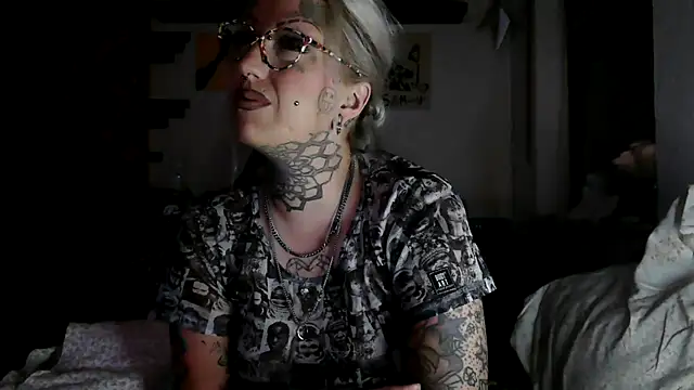 RoxxyInk online show from July 19, 1:52 am