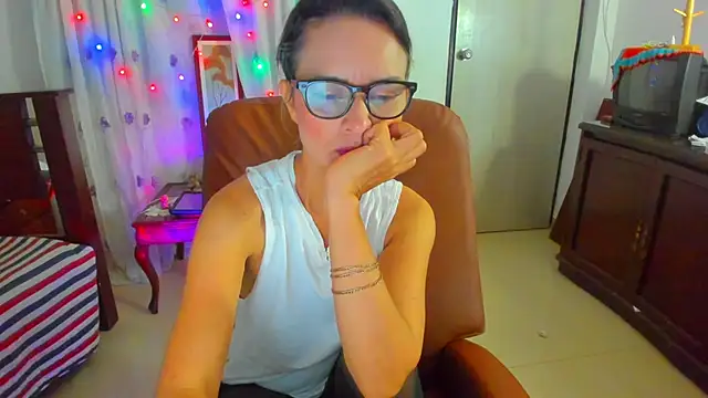 BrianaGarner online show from February 25, 9:08 am