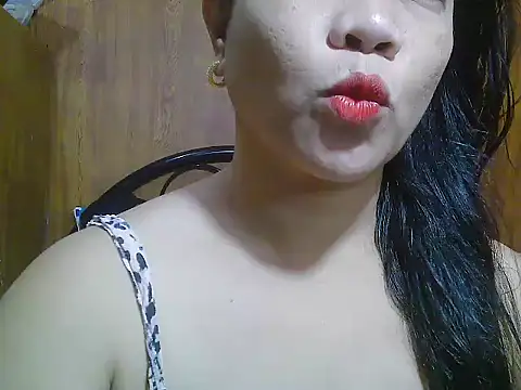 xsweetlips69x online show from November 25, 3:41 am