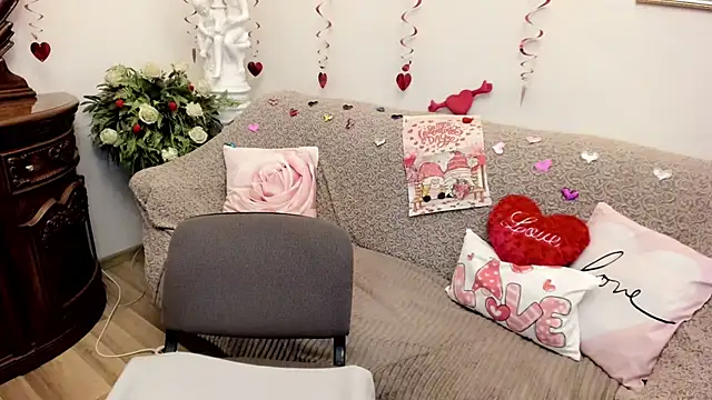 leiamillersonn online show from February 13, 4:03 am