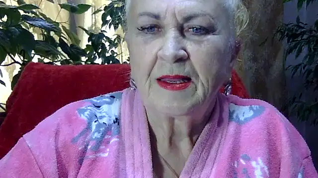 Emma52610 online show from November 15, 8:15 am