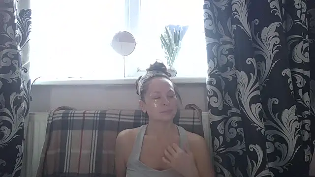 LindaStarS online show from March 8, 6:17 am