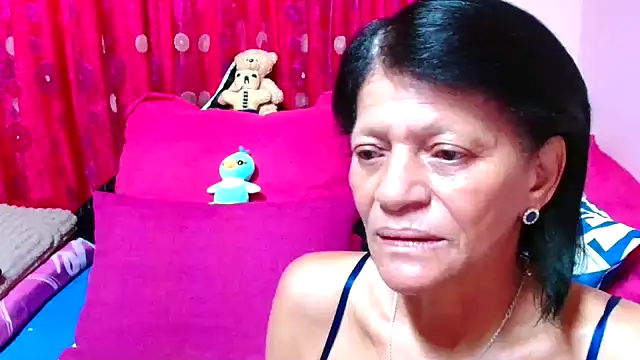 SLUTTYROXY online show from September 14, 5:05 am