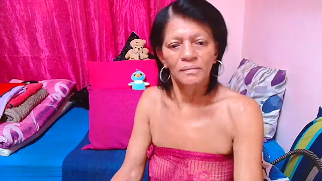 SLUTTYROXY online show from December 14, 9:15 am