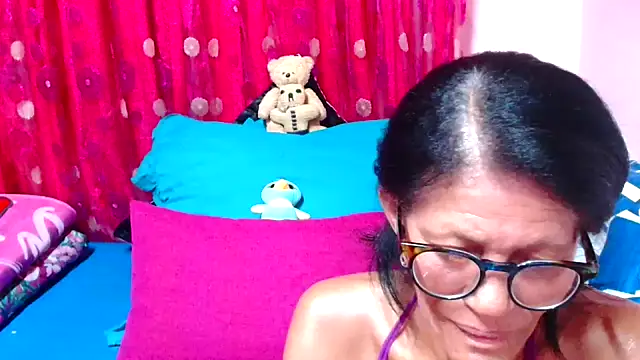 SLUTTYROXY online show from November 24, 8:33 pm