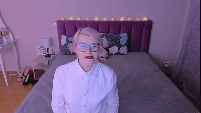 sabrinamacmarren online show from February 14, 5:26 pm