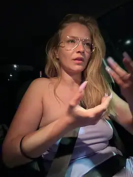 AnastasiaAniess online show from April 18, 7:07 pm