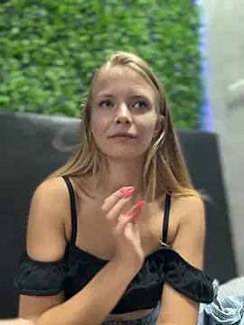 Snapshot of AnastasiaAniess chatting on September 20, 9:24 pm AnastasiaAniess online show from September 20, 9:24 pm