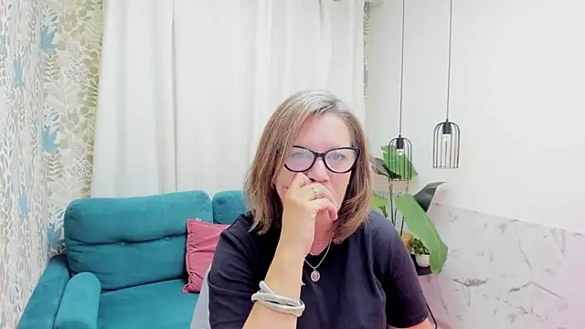 LeaPure online show from August 1, 5:09 am