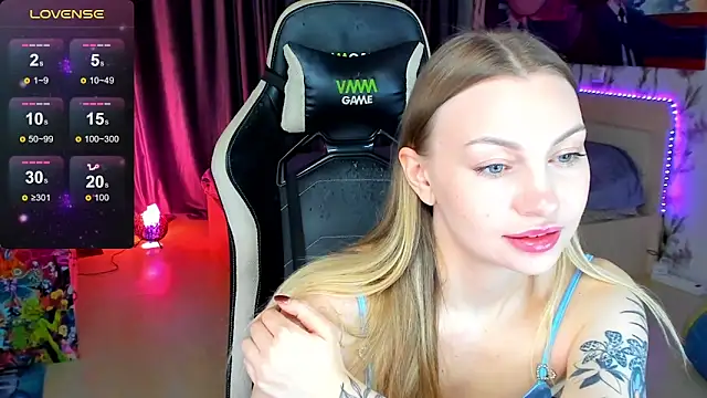 BiMolly online show from November 13, 9:36 pm