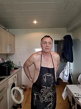  lady red  online show from September 18, 6:01 am