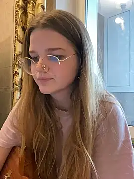 -MimmiLissa- online show from February 20, 1:45 pm