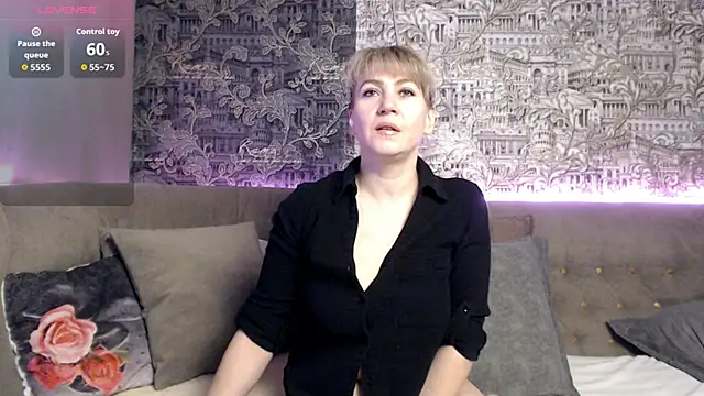 Snapshot of mandy_foxxx chatting on October 22, 11:15 am mandy foxxx online show from October 22, 11:15 am