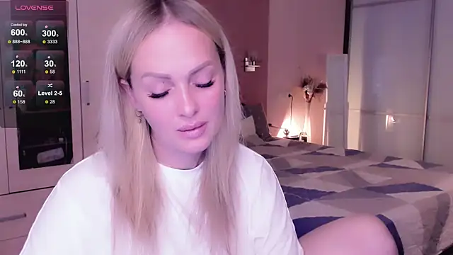 Snapshot of Libby_Nora chatting on October 14, 11:02 am Libby Nora online show from October 14, 11:02 am