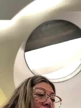 emma tour online show from December 3, 4:42 pm