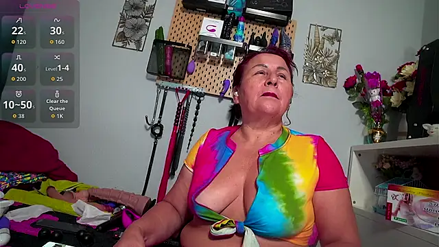 Snapshot of barbarah_ chatting on October 16, 9:23 am barbarah online show from October 16, 9:23 am
