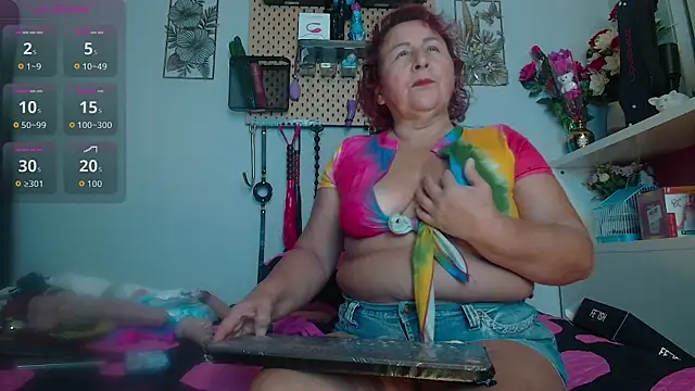 Snapshot of barbarah_ chatting on October 5, 9:03 am barbarah online show from October 5, 9:03 am
