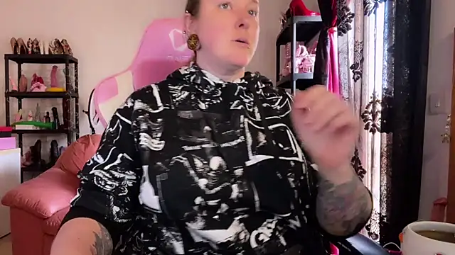 kisicaxx online show from March 16, 2:32 pm