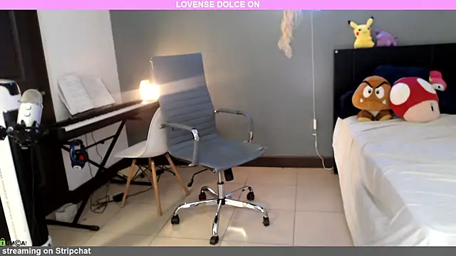 raspberryroll online show from December 14, 6:46 pm