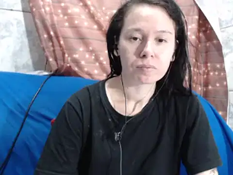 Snapshot of Venusluxodomme chatting on October 12, 2:52 pm Venusluxodomme online show from October 12, 2:52 pm