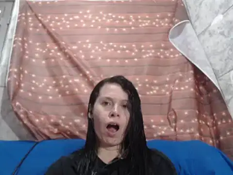 Snapshot of Venusluxodomme chatting on October 5, 2:55 pm Venusluxodomme online show from October 5, 2:55 pm