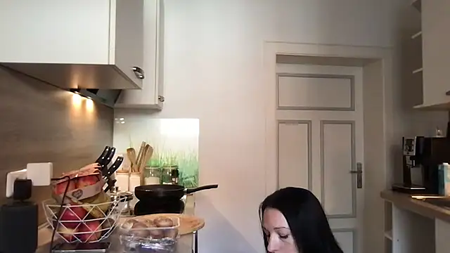 Viola Beck online show from November 4, 11:59 am