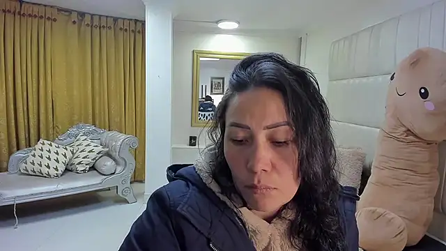 gaby trent online show from December 3, 10:28 am