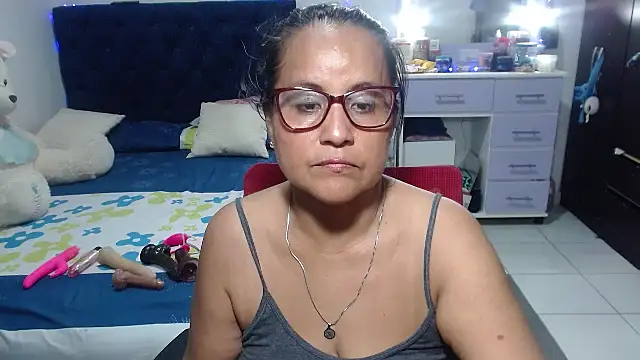 pervert mommy  online show from April 13, 1:56 pm