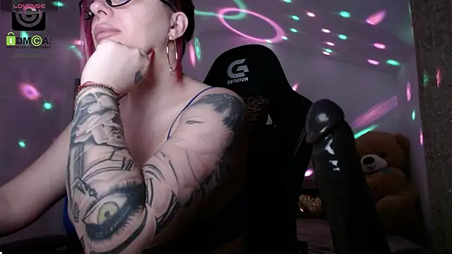 SonyaDevon online show from April 19, 3:06 am