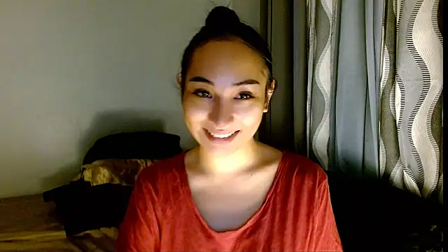 SweetLilly 18 online show from March 25, 4:39 am