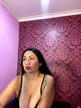 juliana diaz online show from October 13, 11:24 am