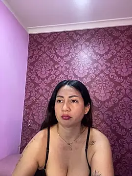 juliana diaz online show from November 17, 11:22 am