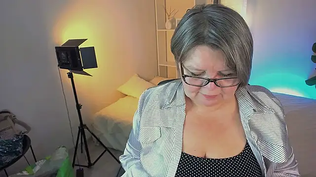 Shannonshine online show from February 5, 2:53 pm