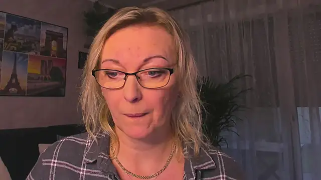 vanessa chat online show from December 2, 2:41 pm