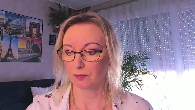 vanessa chat online show from April 9, 1:38 pm