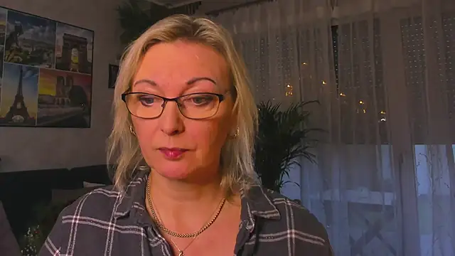 vanessa chat online show from December 22, 2:31 pm